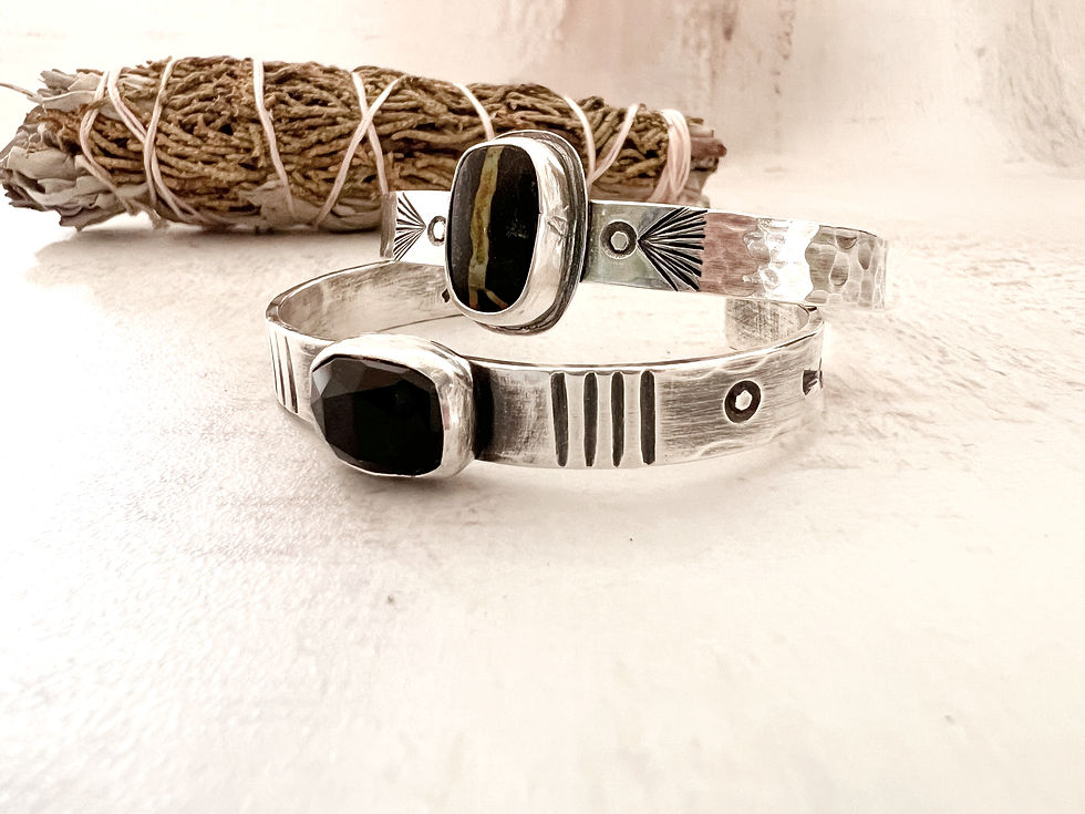 Thumbnail: Seek / Onyx Cuff