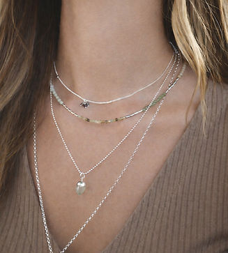 Schmuck und sanfte Beleuchtung_edited.jpg
