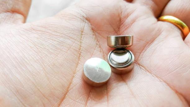Thumbnail: watch batteries in stock )”;