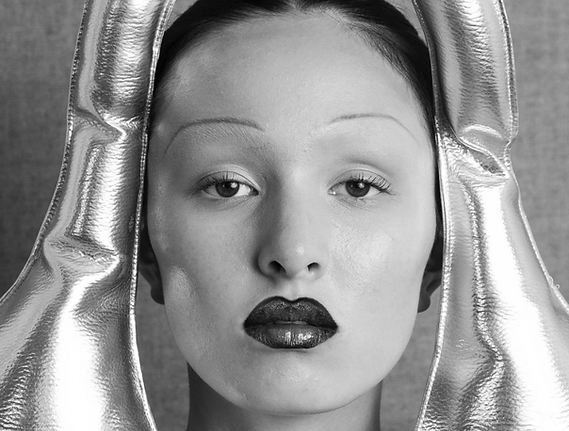 Ira doing make up for Mirror Mirror, B&W