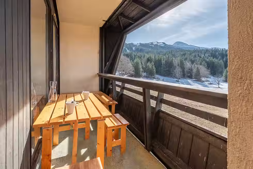 Appartement 'Évasion Douce Désign' avec vue montagne, jardin commun et Wi-Fi