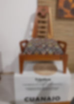 Silla arte-objeto en parota que simboliza la fertilidad. Crédito: Carla Pascual