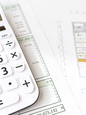 Detailed bathroom renovation quote in London to avoid hidden costs, compare contractors, plan budget, and ensure high-quality bathroom refurbishment