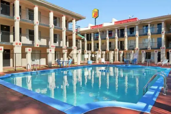 Super 8 by Wyndham Atlanta/Hartsfield Jackson Airport