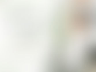 明るく清潔なジム空間で女性が穏やかにストレッチをしている画像。「心のセルフケアも大切」「快適に動ける身体づくりへ」と書かれた、サワダプライベートジムの投稿用サムネイル。