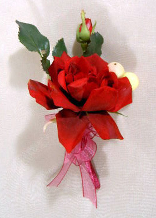 サムネイル： 赤いフロリバンダローズのクレッセントブーケ