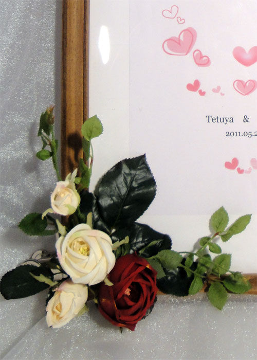 サムネイル： しっとりローズのウェルカムボード装花