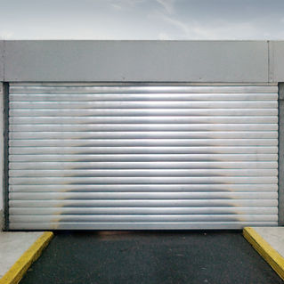 Referenz für ein Rolltor für eine Tiefgarage mit Rolltorprofil BRP 15er Serie