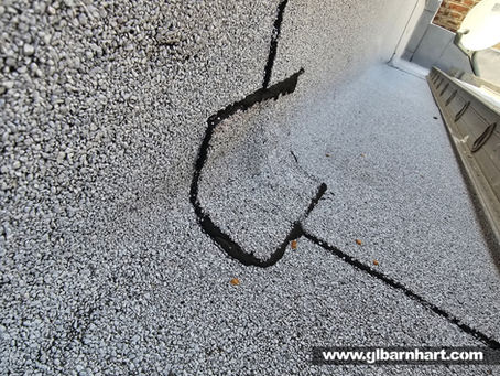 Seam Reinforcement in Flat Roofs at Parapets