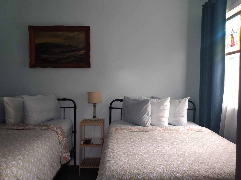 "mon" room