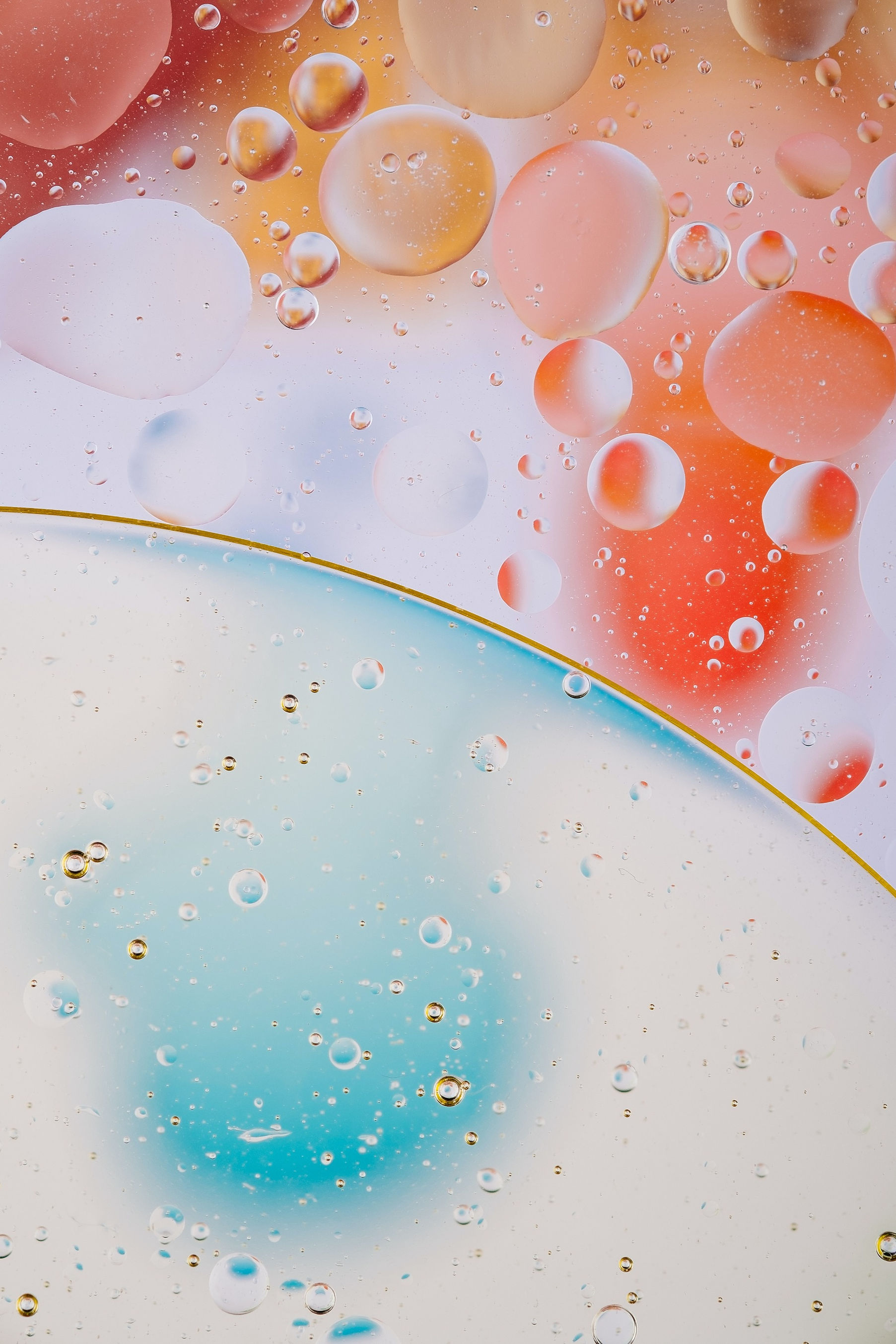 Colors and bubbles.