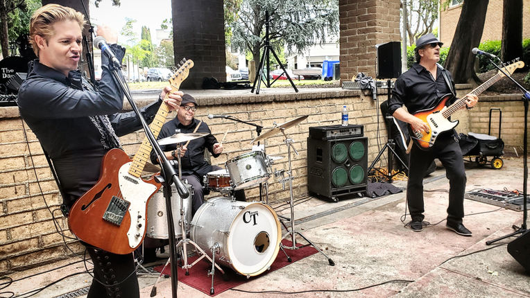 Bray and the Dens Sonoma Marathon