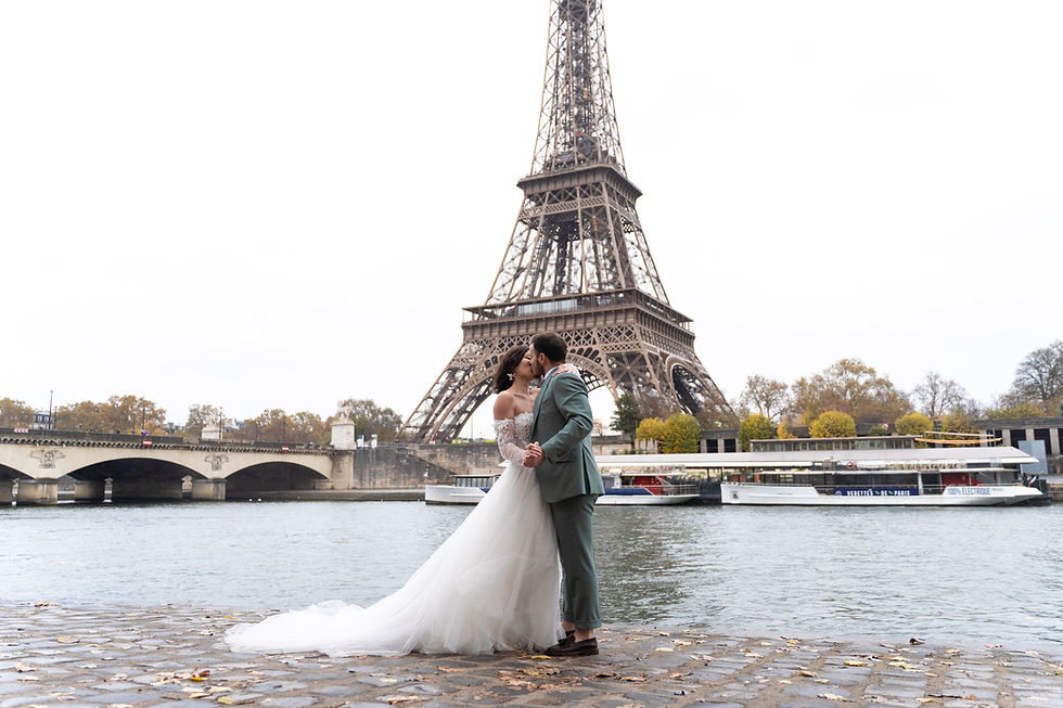 Photo de mariage couple tour eiffel paris