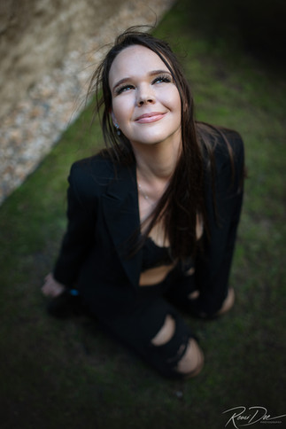 Svůdný portrét mladé ženy