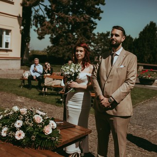 nevěsta a ženich těsně před svým ano
