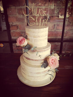 Jen's Naked Cake