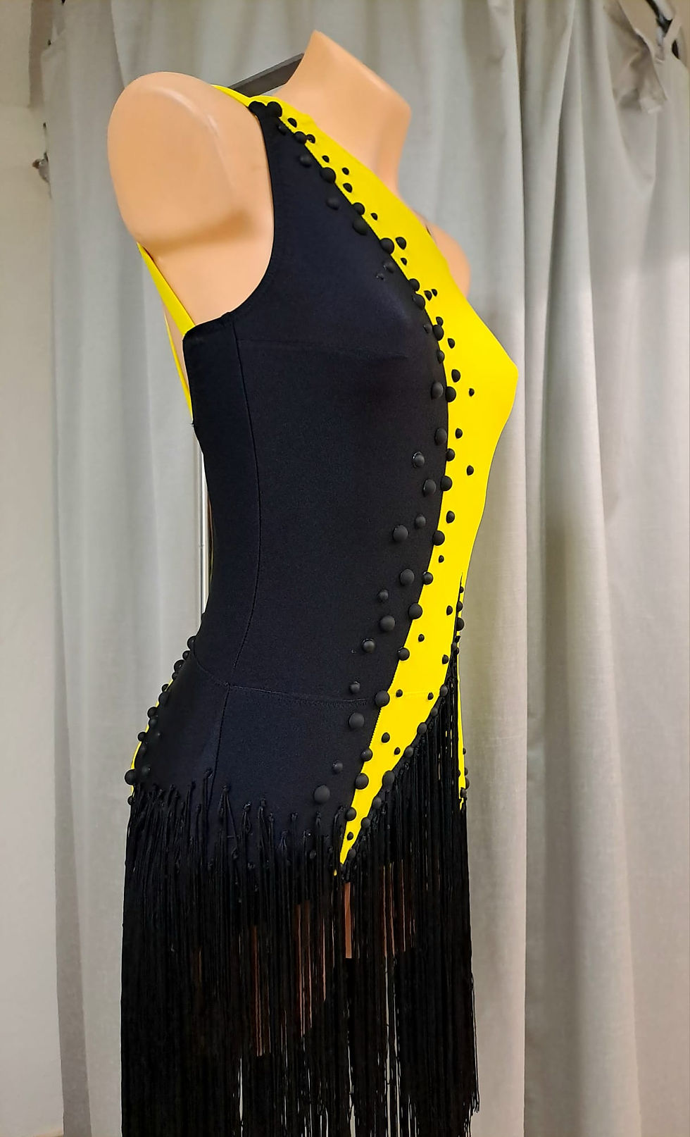 Thumbnail: SOUTĚŽNÍ  ŠATY NA  LATINU