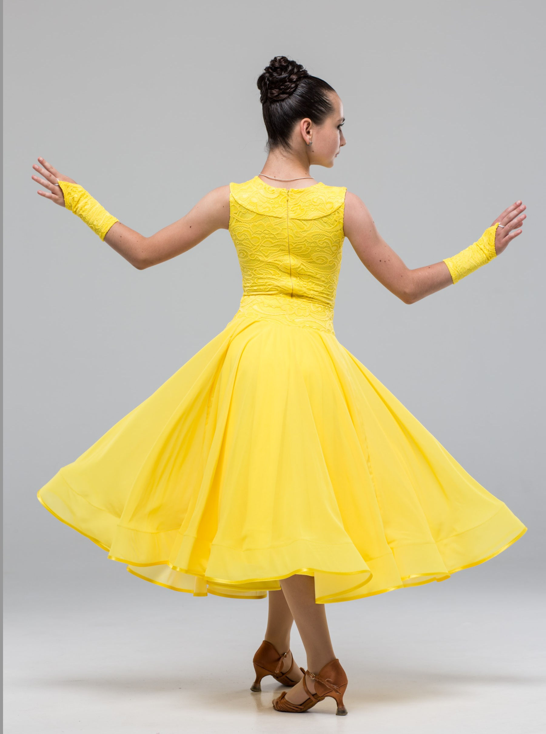 SOUTĚŽNÍ ŠATY 882 krajka, 2 sukní