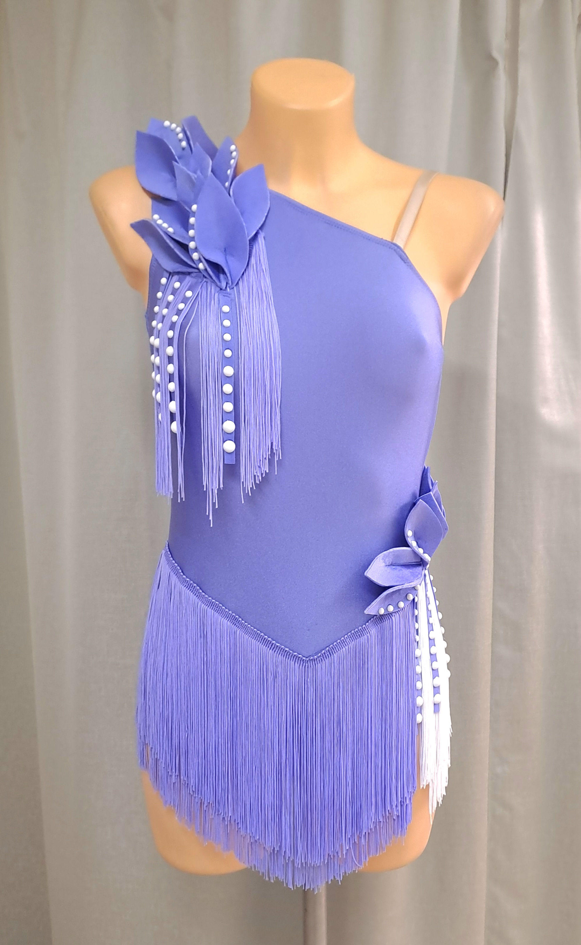 SOUTĚŽNÍ ŠATY NA LATINU jun. 1