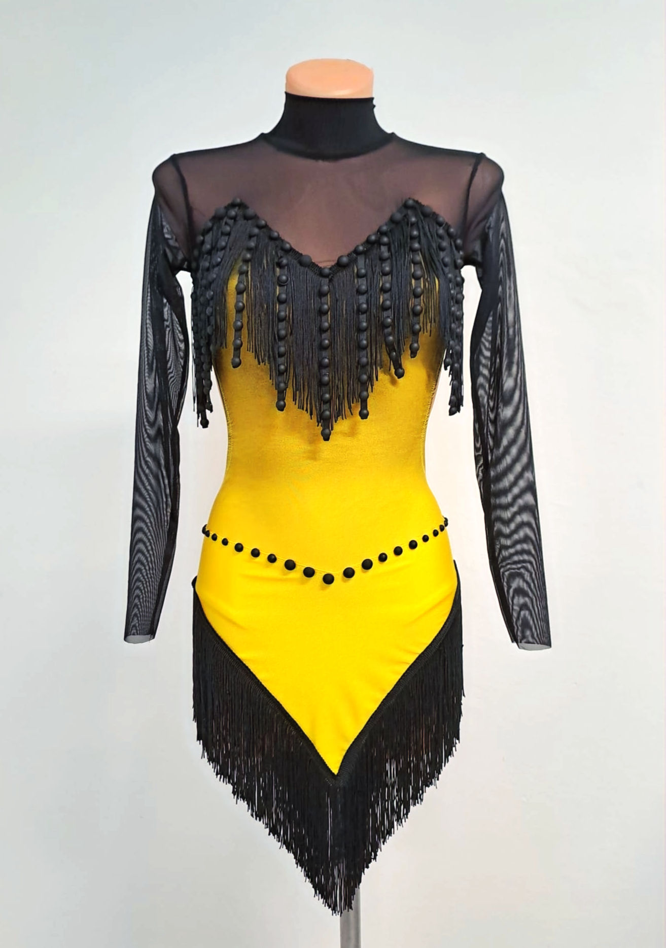 SOUTĚŽNÍ ŠATY NA LATINU