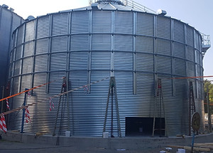 Montaż silosów zbożowych OK.JPG