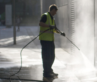 Commercial Power Wash_edited_edited.jpg