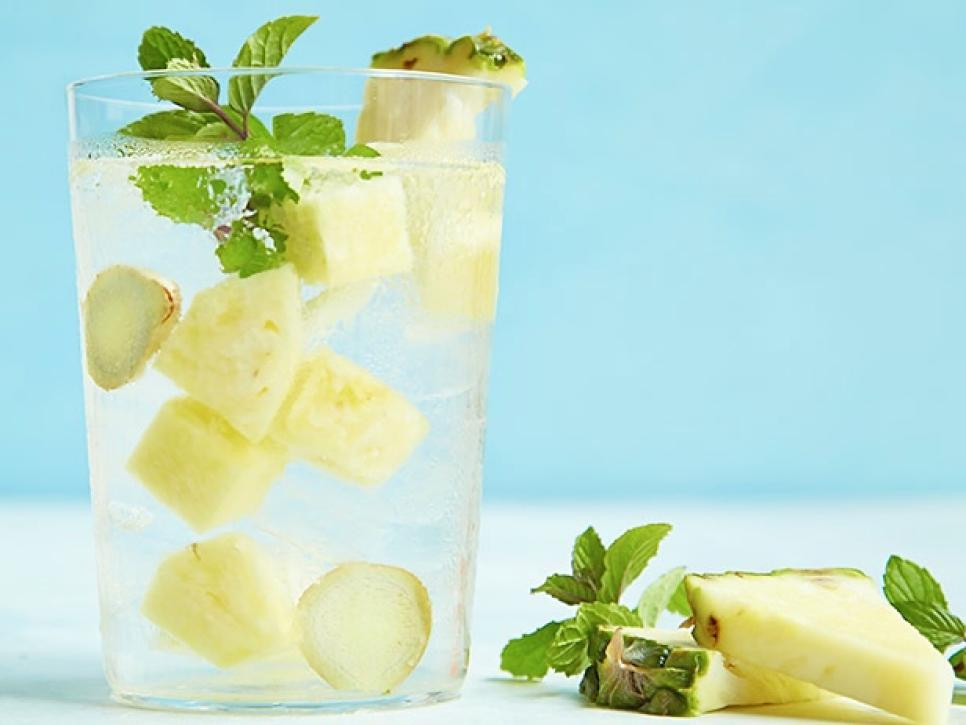 pineapple water to make water flavored naturally