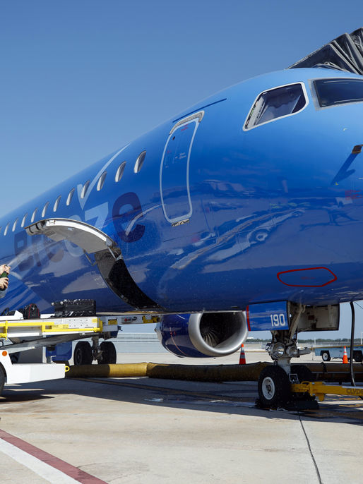 How Do I Get in Touch with Air Transat from Uk?