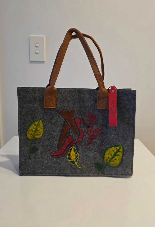 Thumbnail: Felt hand-painted tote gray bag