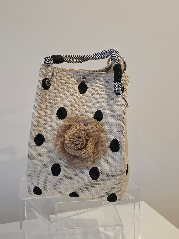 Thumbnail: Knit fabric tote bag with floral accent (THEA)