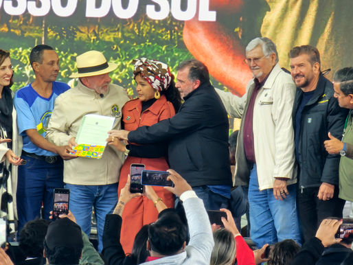 Governo Lula entrega títulos de terra a famílias do Assentamento Itamarati em Ponta Porã