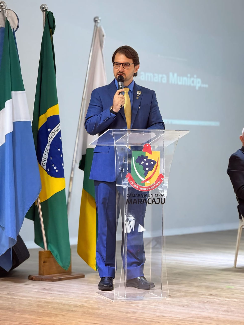 🎙️ Vereador Diogo Frizzo propõe moções de parabenização a pastores e atleta maracajuense