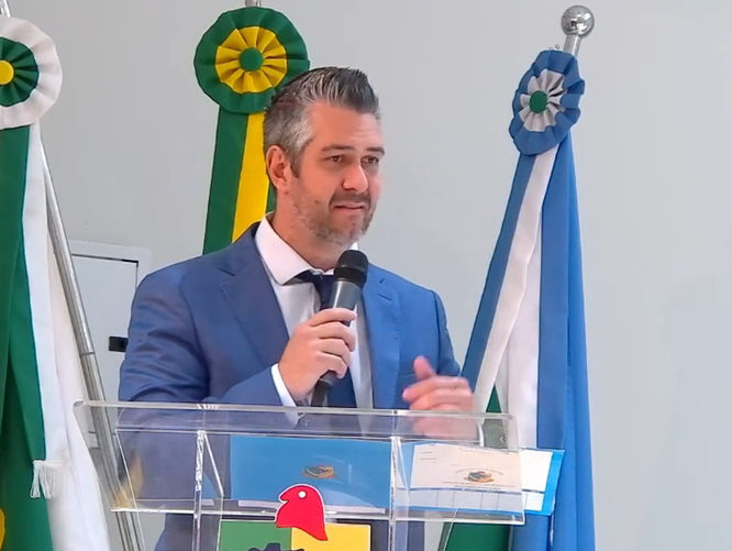 Gustavo Veterinário solicita faixa elevada e sinalização após acidente em Maracaju