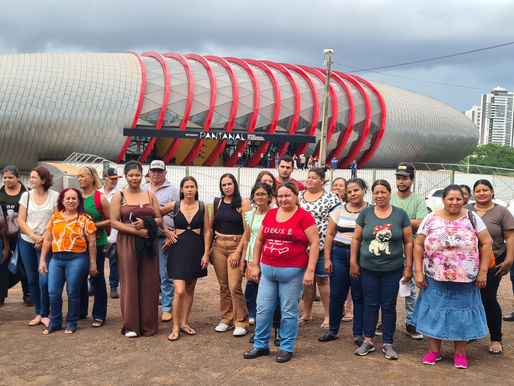 Vereador e Coordenadora presenteiam grupo "Bairro Feliz" com passeio turístico em Campo Grande
