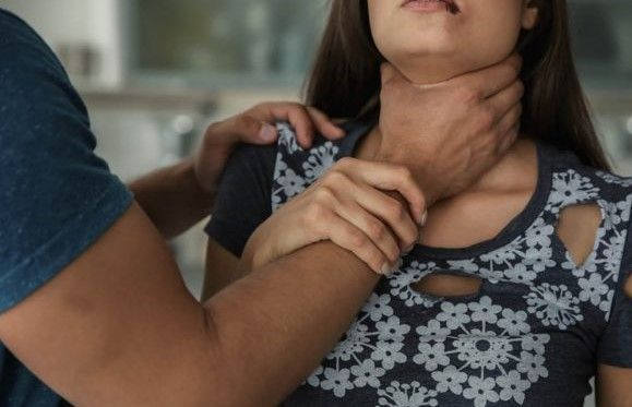 "Perseguida, enforcada e com o carro destruído: a noite de horror de uma mulher em Maracaju"