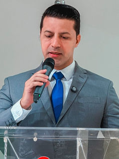 VEREADOR BRUNO BARROS HOMENAGEIA COMITÊ DA PRIMEIRA INFÂNCIA E COBRA MELHORIAS EM ÁGUA E ENERGIA