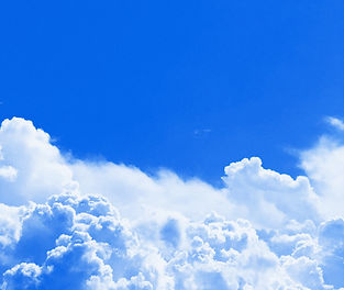 wolken blau_edited.jpg