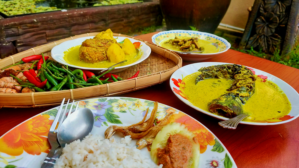 Elegant Sophisticated Abstract Painted Luxury Desktop Wallpaper with Gold Foil.png