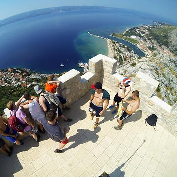 hiking-adventure-omis.jpg