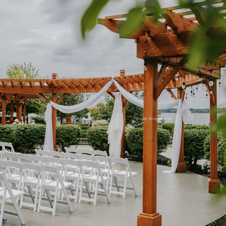 1000 islands harbor hotel weddings