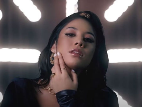 GREYVI “ LA CHICA DEL FLOW ”