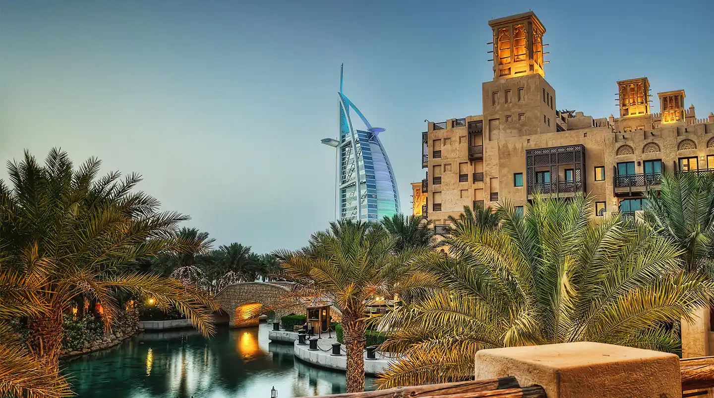 Dubai_DAWN9DBXABUMCTMNGMRMBOM.webp