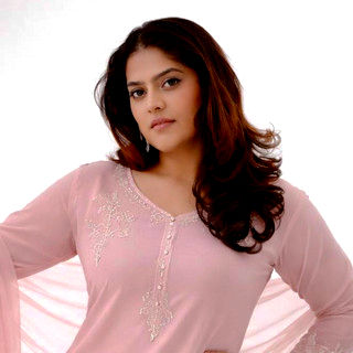 Surabhi Dashputra signs a management deal with Aart Sense Studios UK