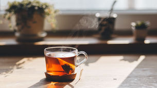 Sip & Soothe: Top 10 Health Benefits of Tea 🍵