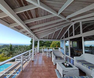 OCEAN AND MOUNTAIN VIEW VILLA