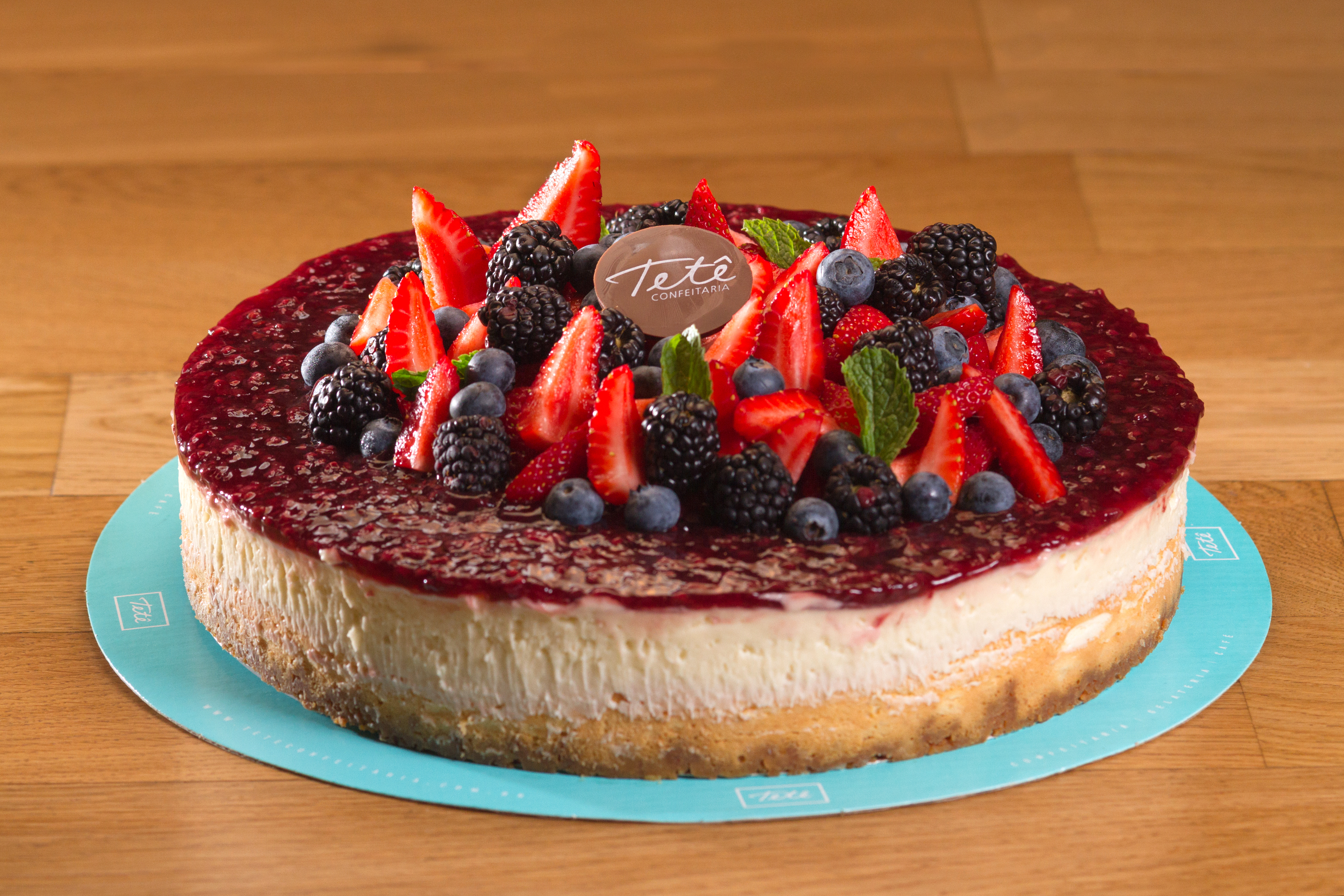 CHEESECAKE DE FRUTAS VERMELHAS