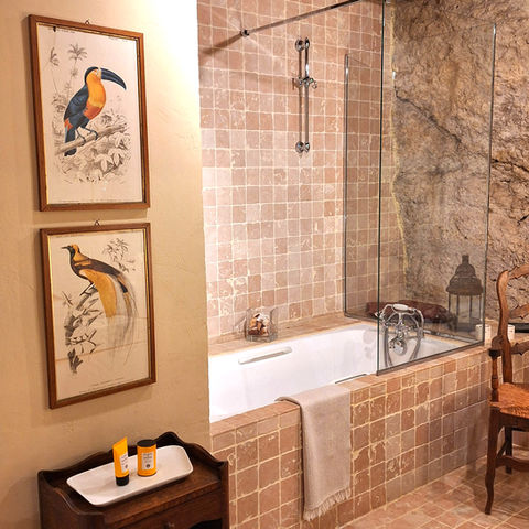 Détail de la salle de bain de la suite familiale