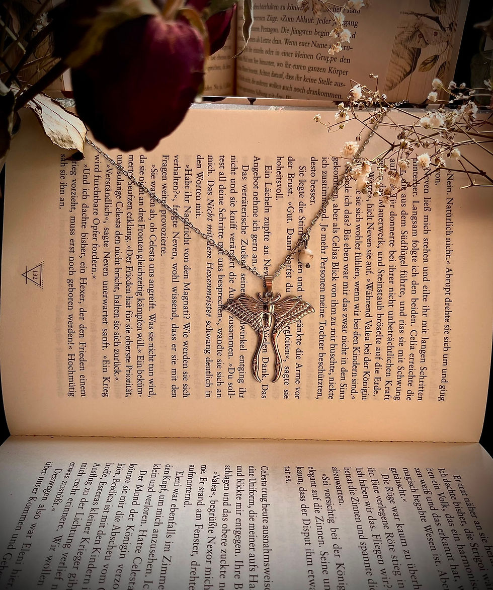 Miniaturbild: ✨ Luna Moth Necklace ✨  |  verschiedene Kristalle |  Silber