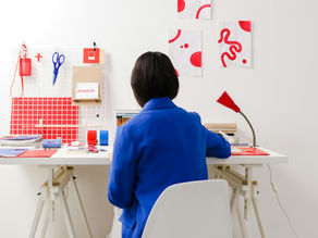 21 Small Apartment Living Room Ideas to Maximize Space & Style