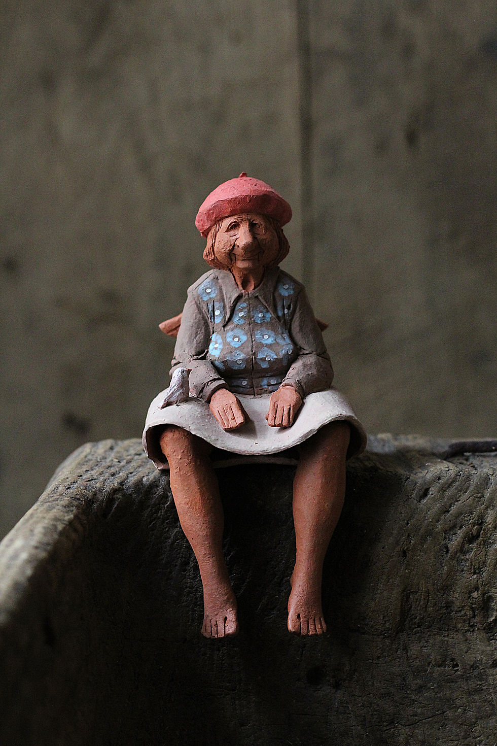 Miniatura: Babcia z ptaszkiem
